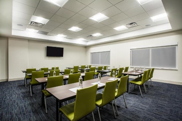 Holiday Inn Express Queensbury - Lake George Area image 25