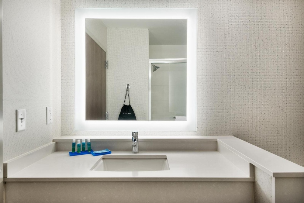 Holiday Inn Express Queensbury - Lake George Area